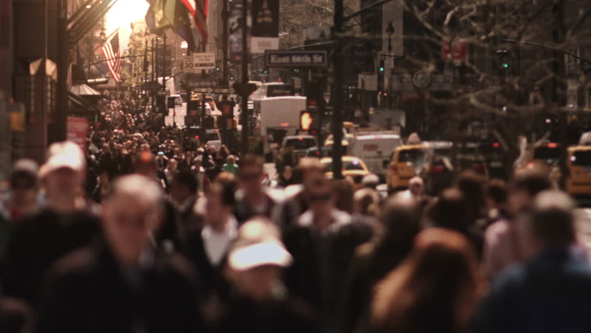 شهر نیویورک. ایالات متحده مردم در خیابان شلوغ منهتن راه می روند