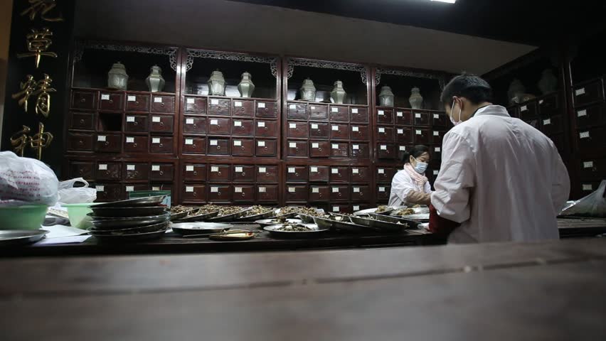 hangzhou-china-dec-15-2013-chinese-medicine-herb-store-shots-of-a