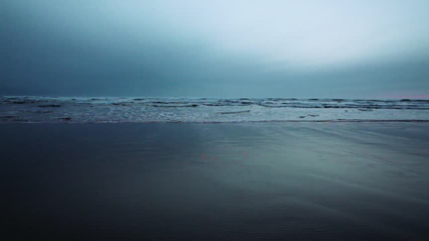 Gentle Waves On Calm Isle Of Palms Beach Near Charleston South Carolina ...