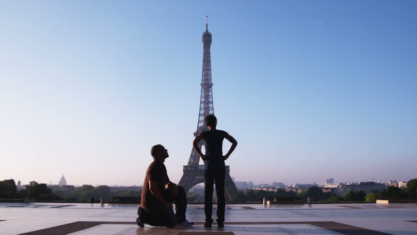 Couple Running In Front Of The Eiffel Tower Stock Footage Video ...
